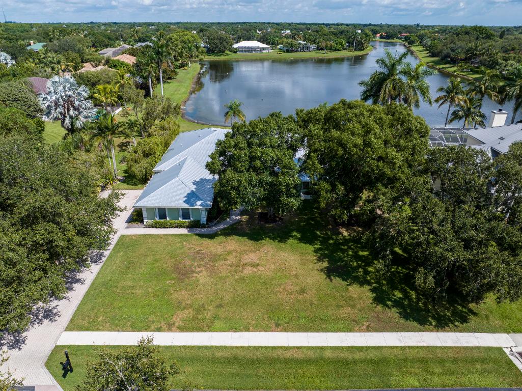 5530 SW Orchid Bay Drive