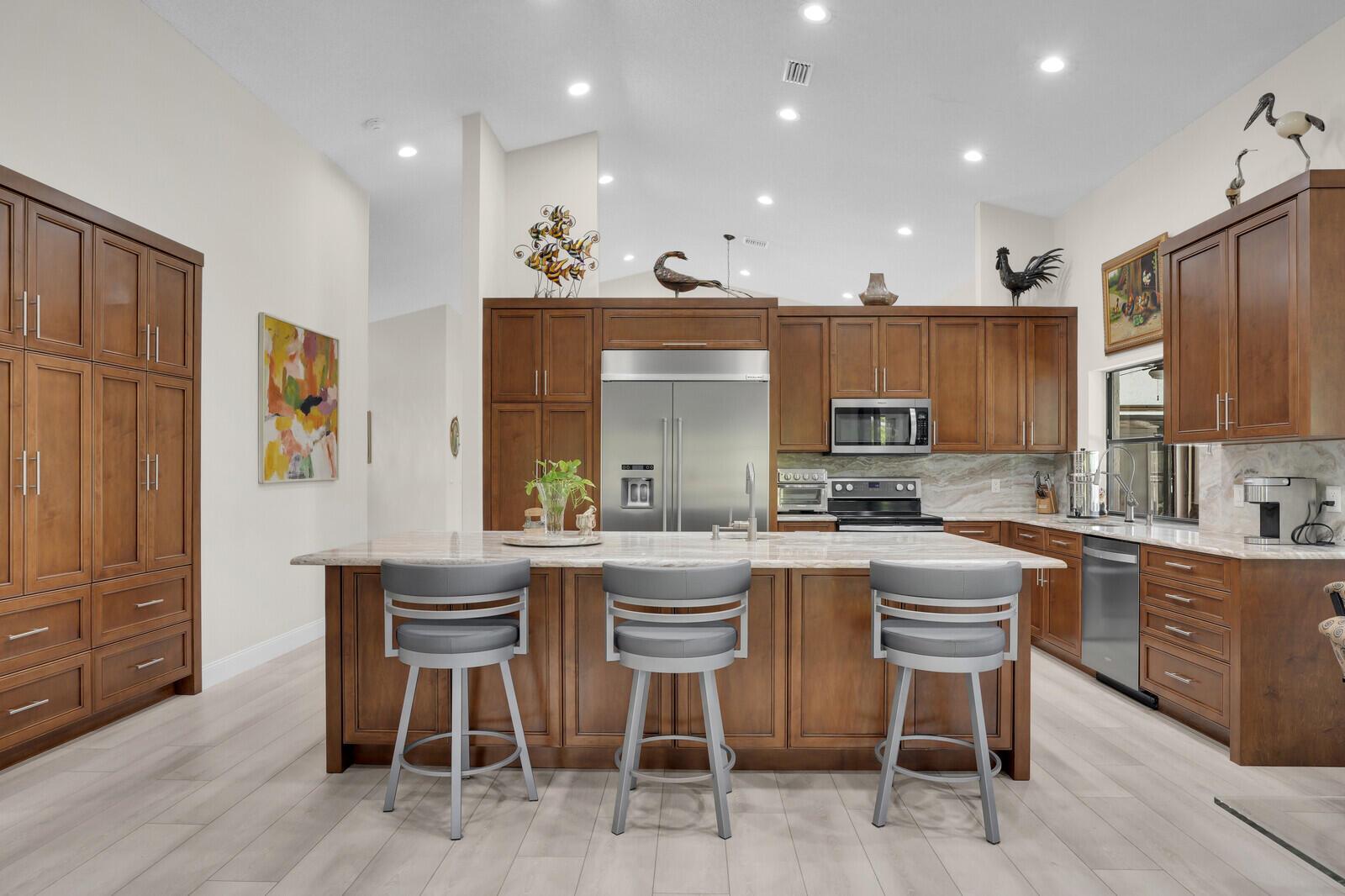 4256 Gleneagles Drive