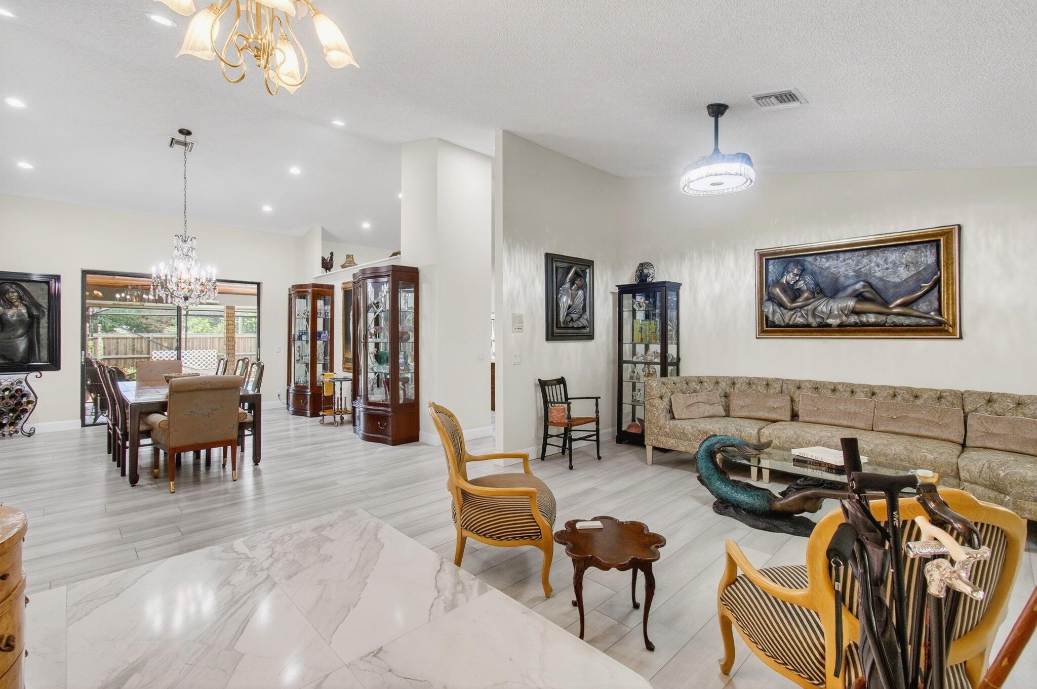 4256 Gleneagles Drive