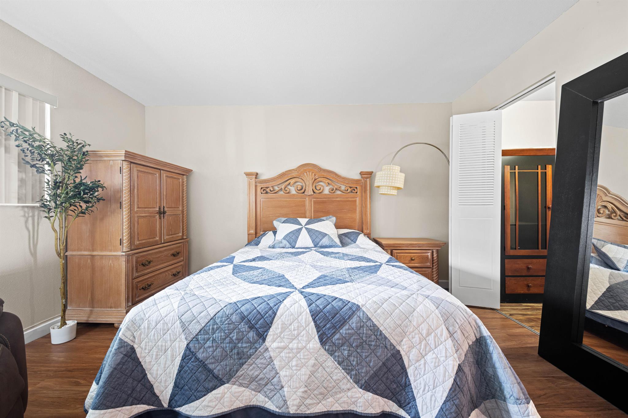 KINGS POINT BRITTANY COND - Residential Lease