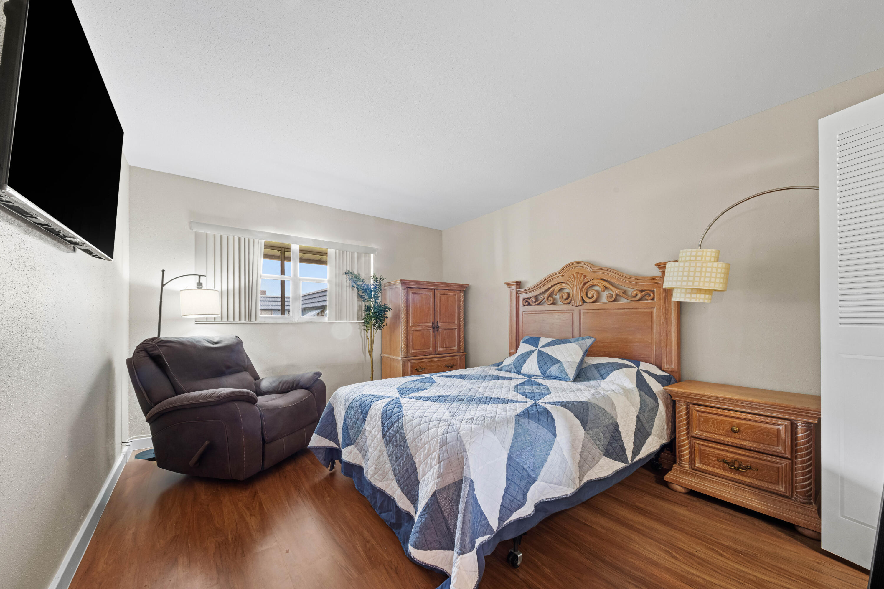 KINGS POINT BRITTANY COND - Residential Lease