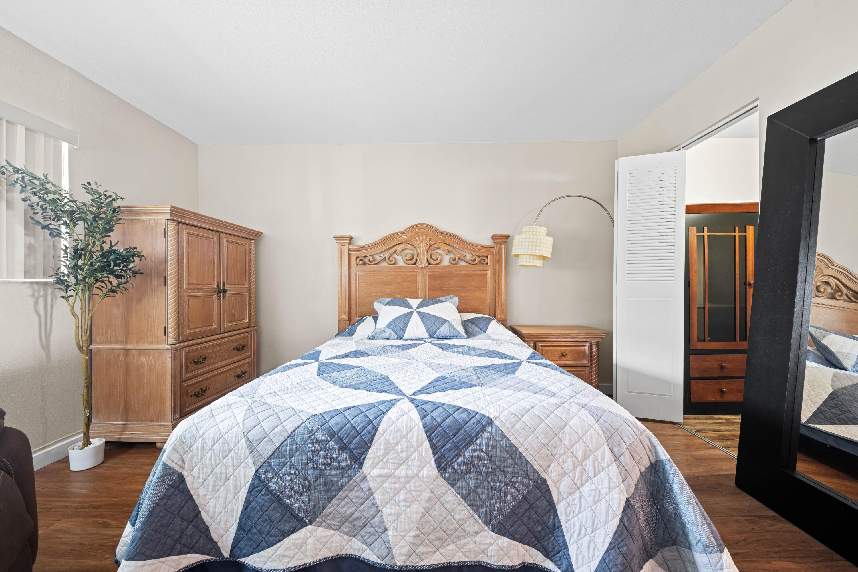 KINGS POINT BRITTANY COND - Residential Lease