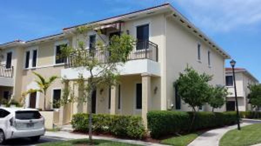 Two story, 3 bedroom, 2.5 bath, 2 car garage interior corner townhome with a large loft area features 1627 sq feet of living space andis located in a small beautifully maintained gated community oftown homes. Minutes to I-95, beach and Renaissance Commons.Large on suite MB with walk in his and her closets. Two additionalspacious bedrooms with large closets. Full two car garage, spaciouskitchen with a built in pantry and separate dining room and livingroom with a partially enclosed front porch.