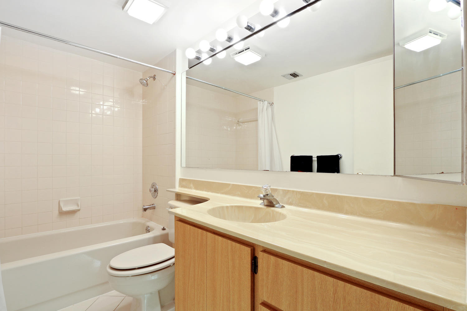 THE OCEANS AT THE BLUFFS - Residential