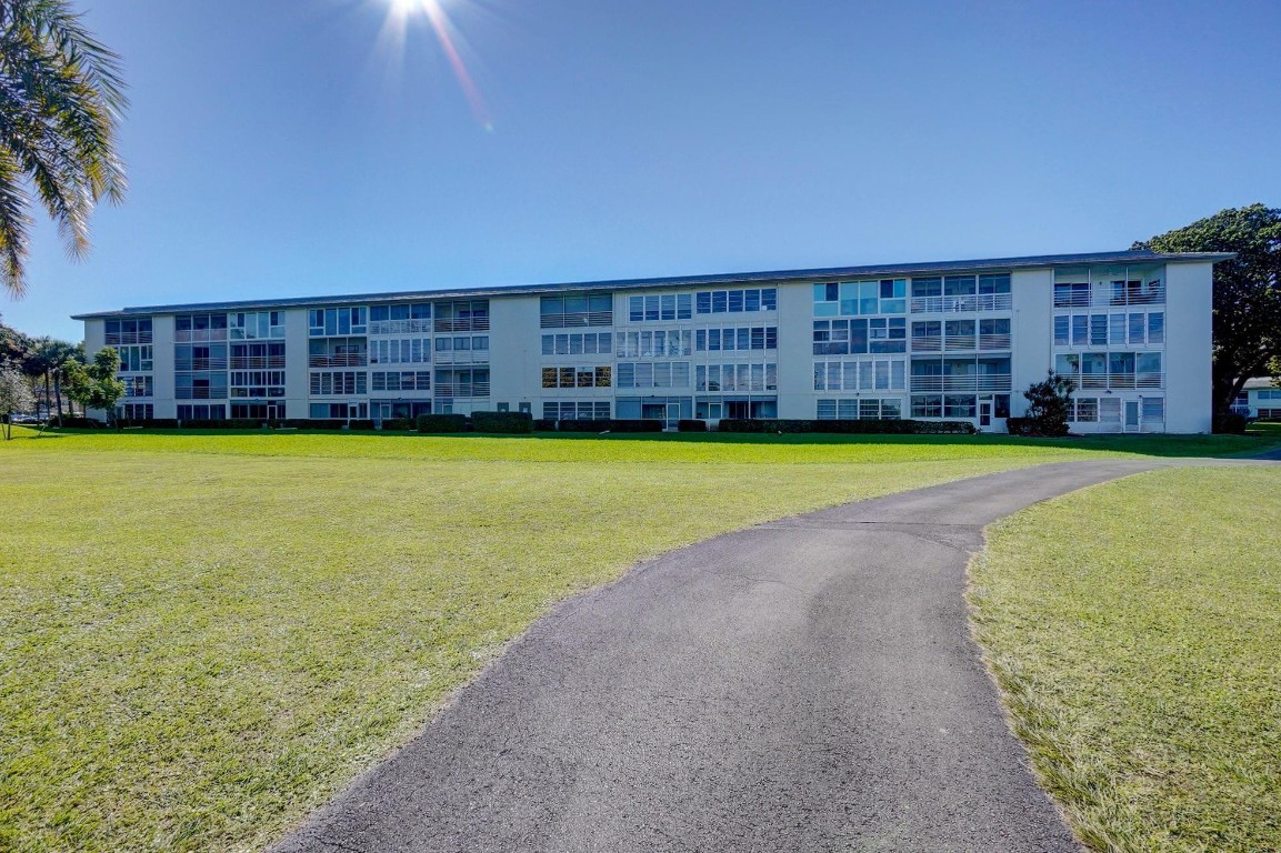 WYNMOOR VILLAGE - Residential