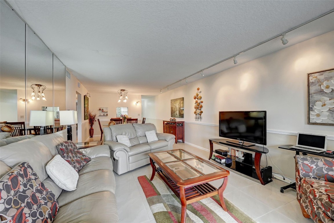 WYNMOOR VILLAGE - Residential