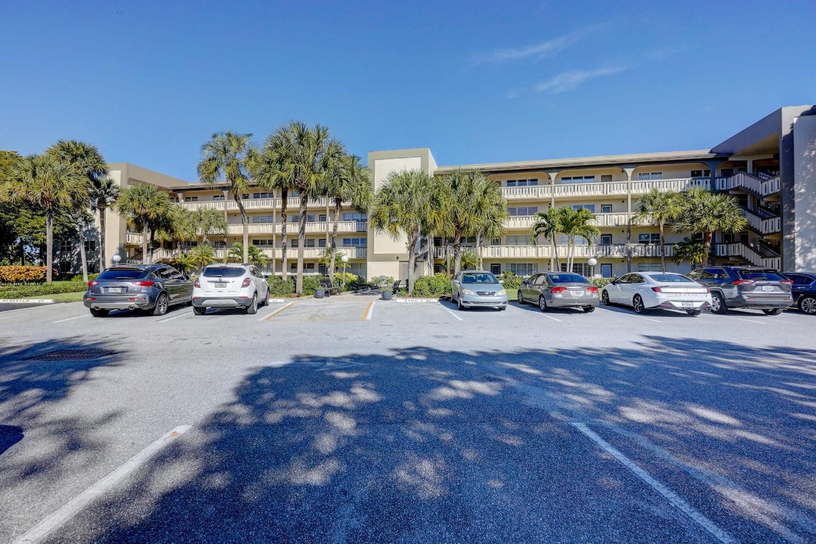 WYNMOOR VILLAGE - Residential