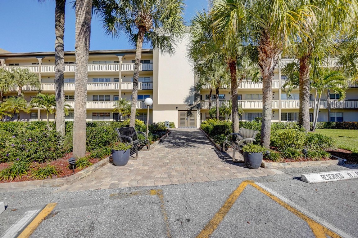 WYNMOOR VILLAGE - Residential