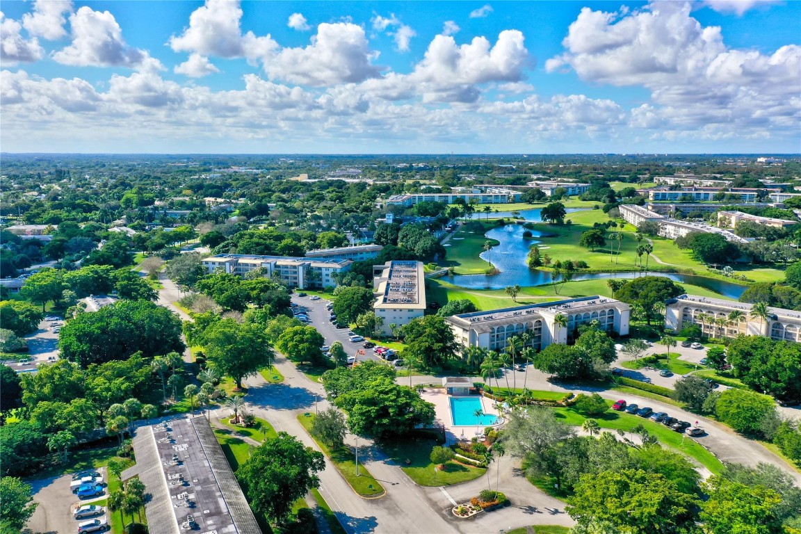 WYNMOOR VILLAGE - Residential