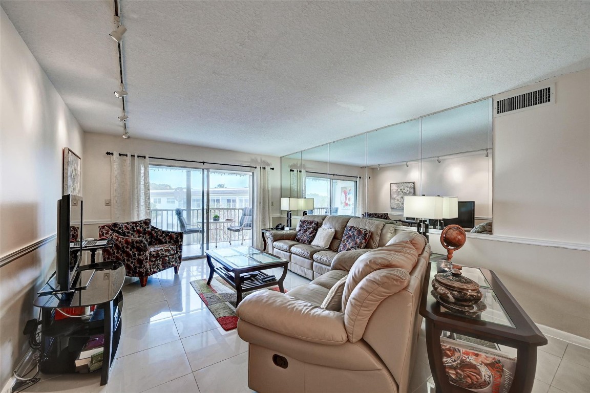 WYNMOOR VILLAGE - Residential