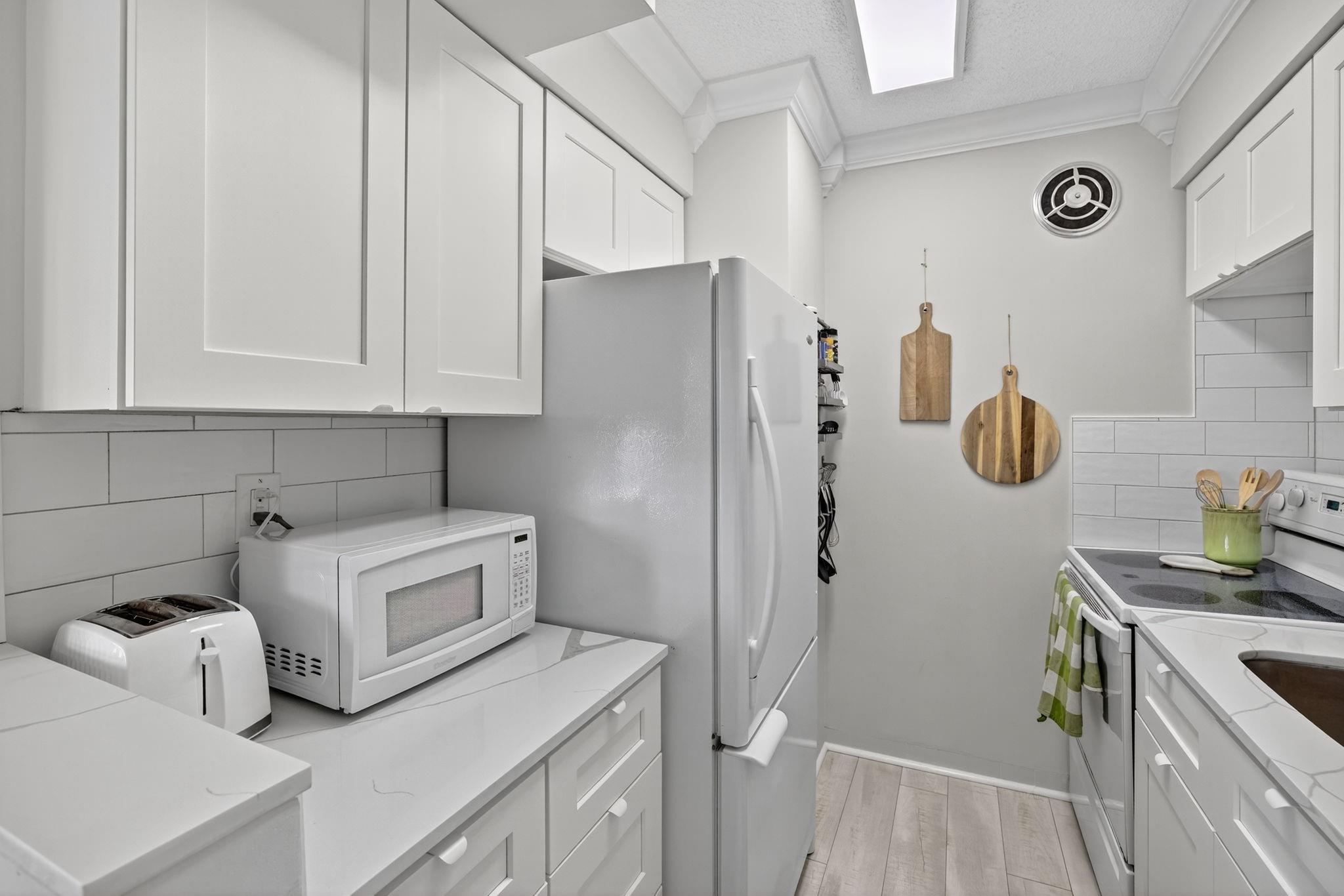 MORNINGSTAR CONDO UNIT 20 - Residential