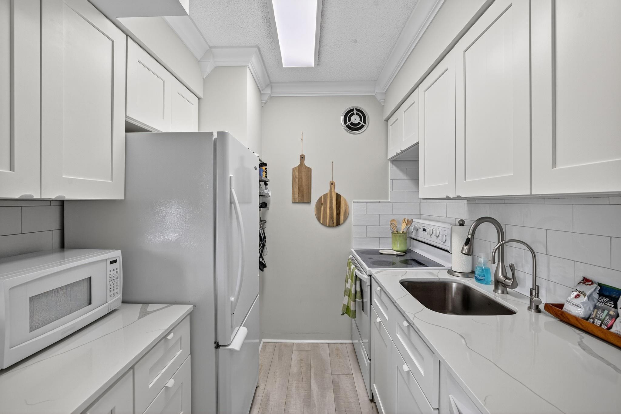 MORNINGSTAR CONDO UNIT 20 - Residential