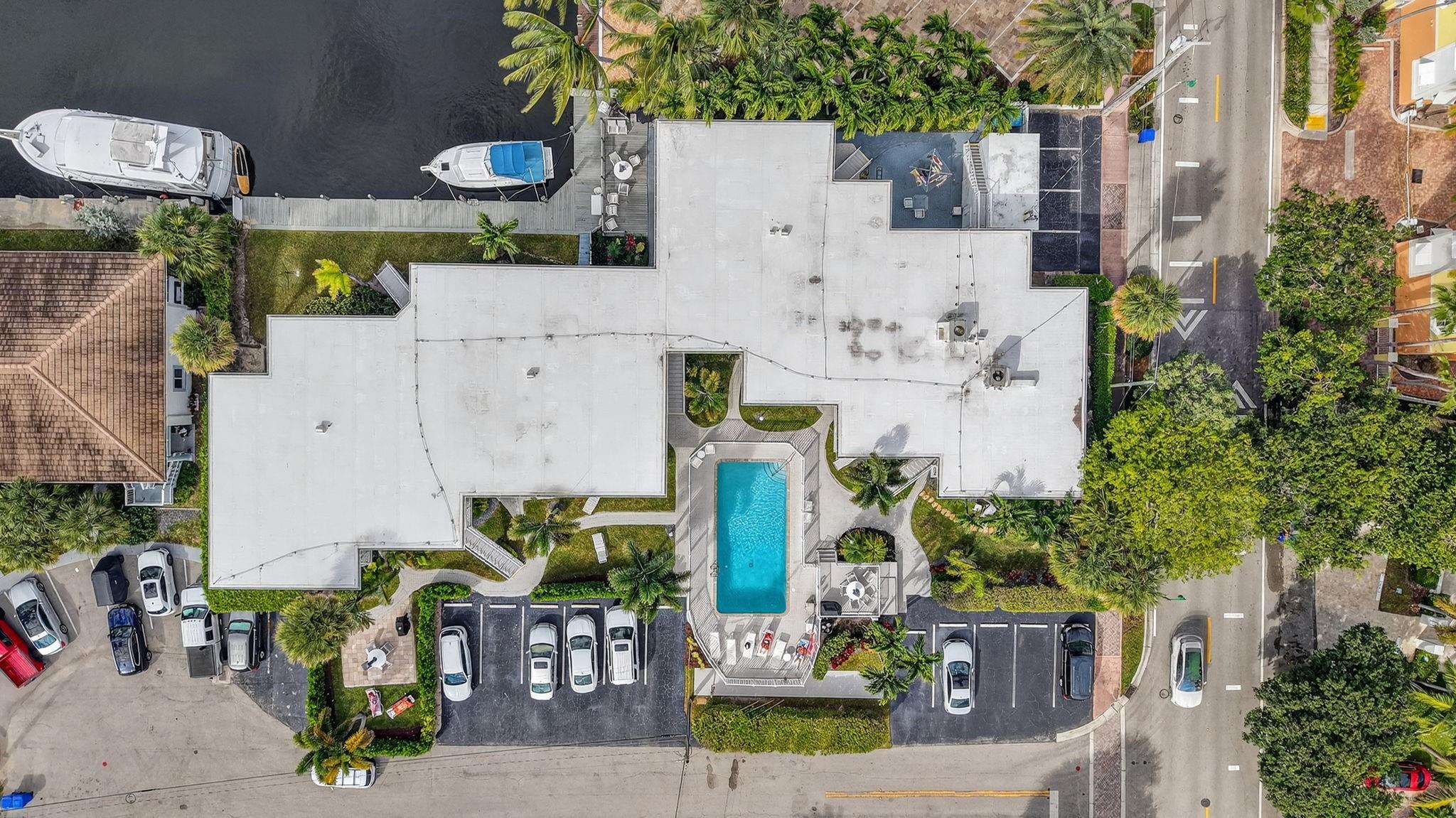 MORNINGSTAR CONDO UNIT 20 - Residential