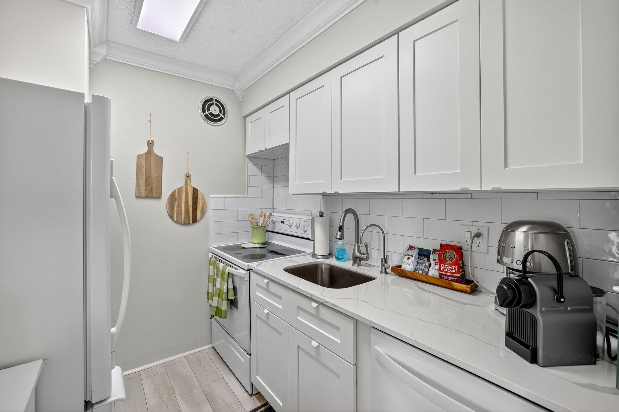 MORNINGSTAR CONDO UNIT 20 - Residential