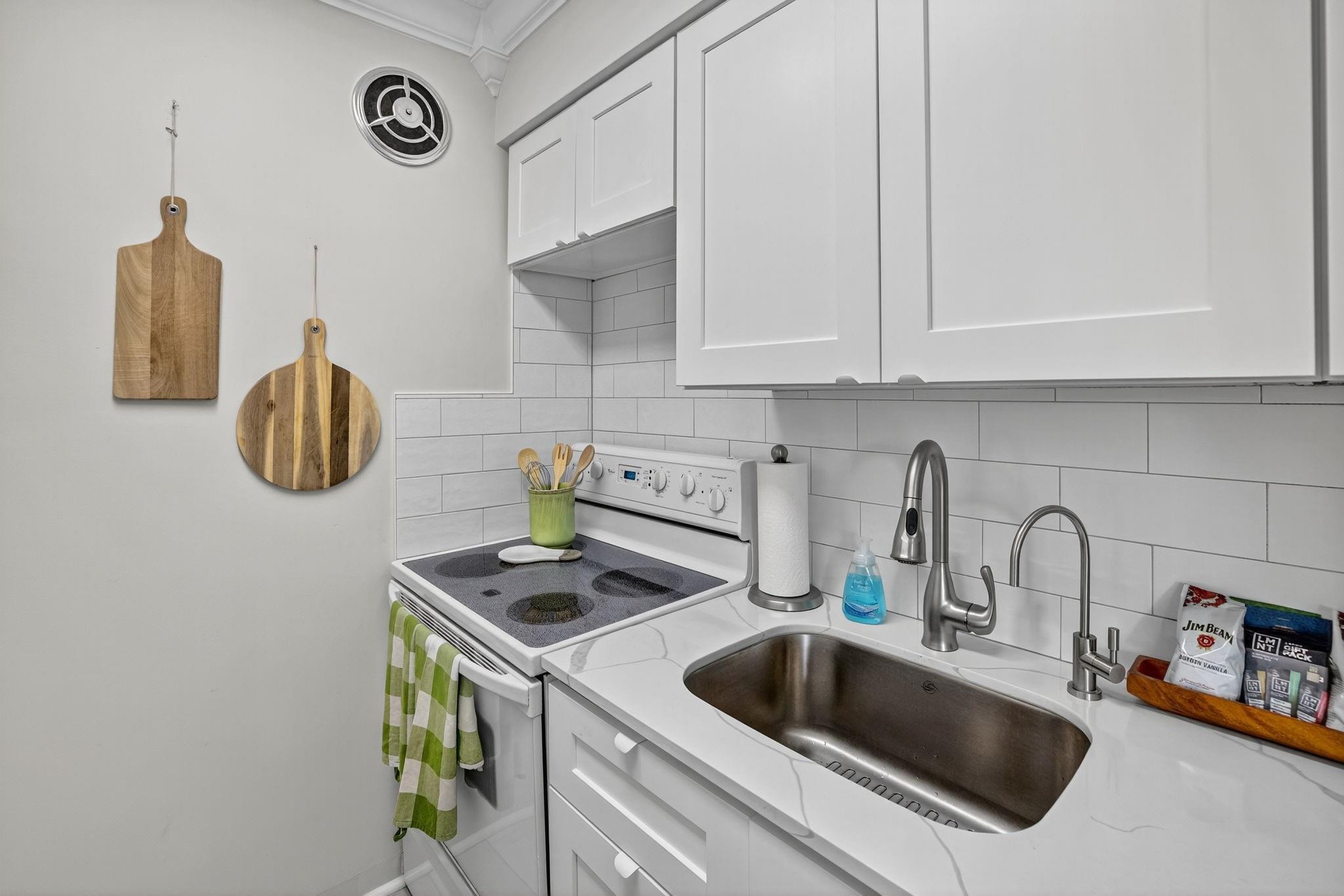 MORNINGSTAR CONDO UNIT 20 - Residential