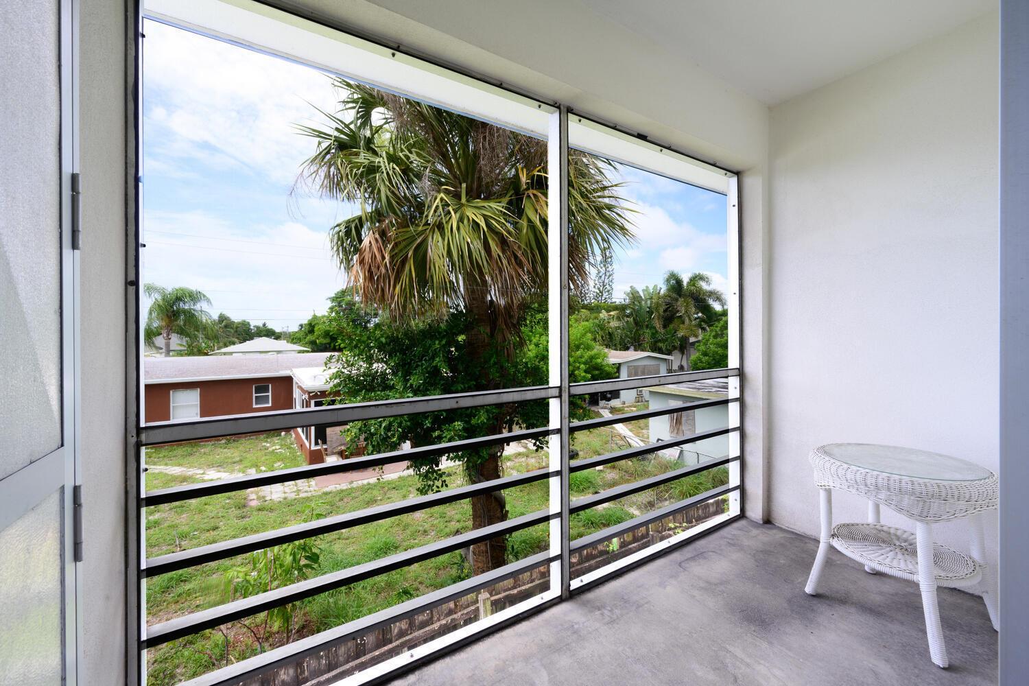 FOUR PALMS EAST CONDO - Residential