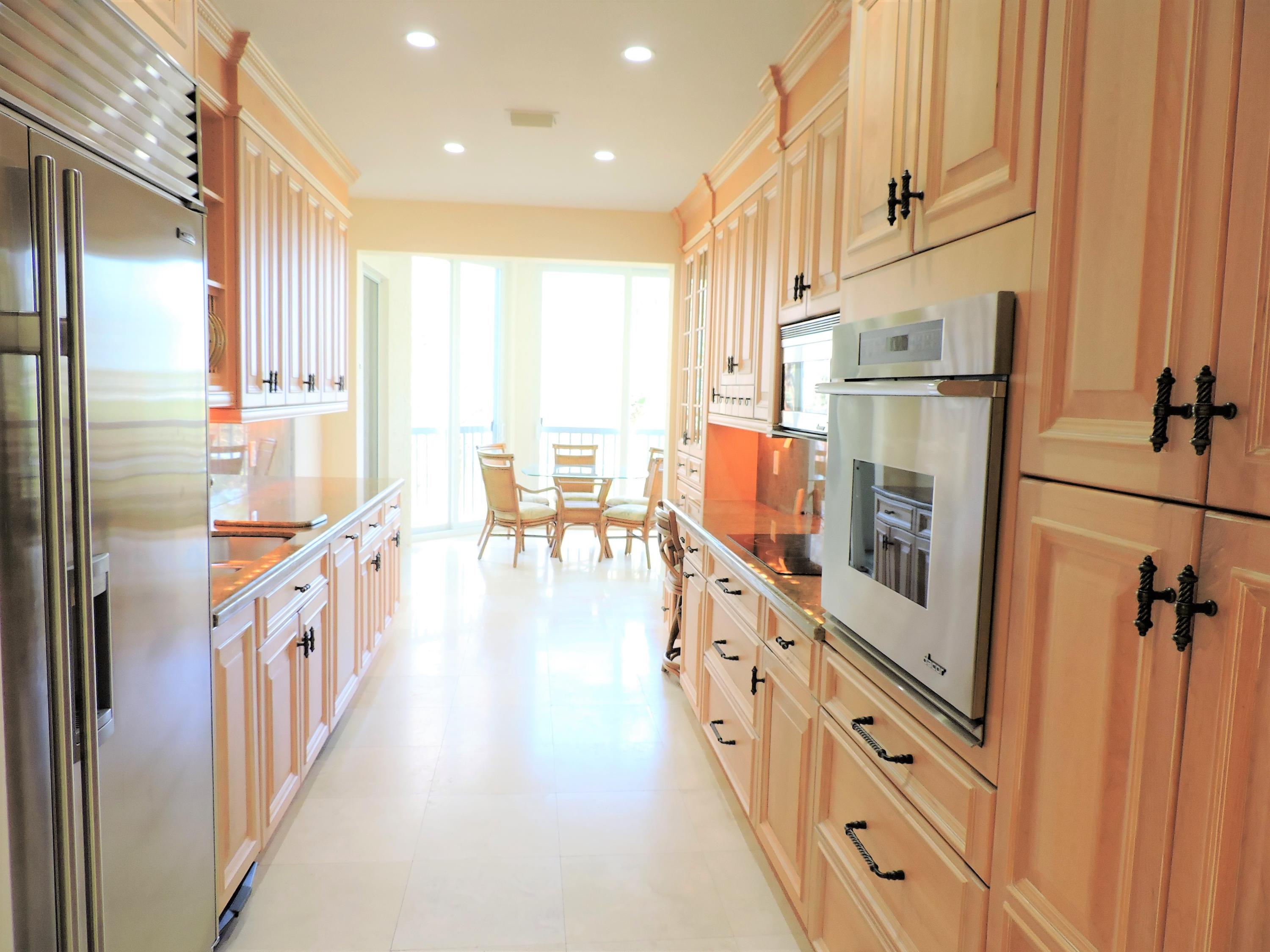 ADMIRALS COVE - Residential