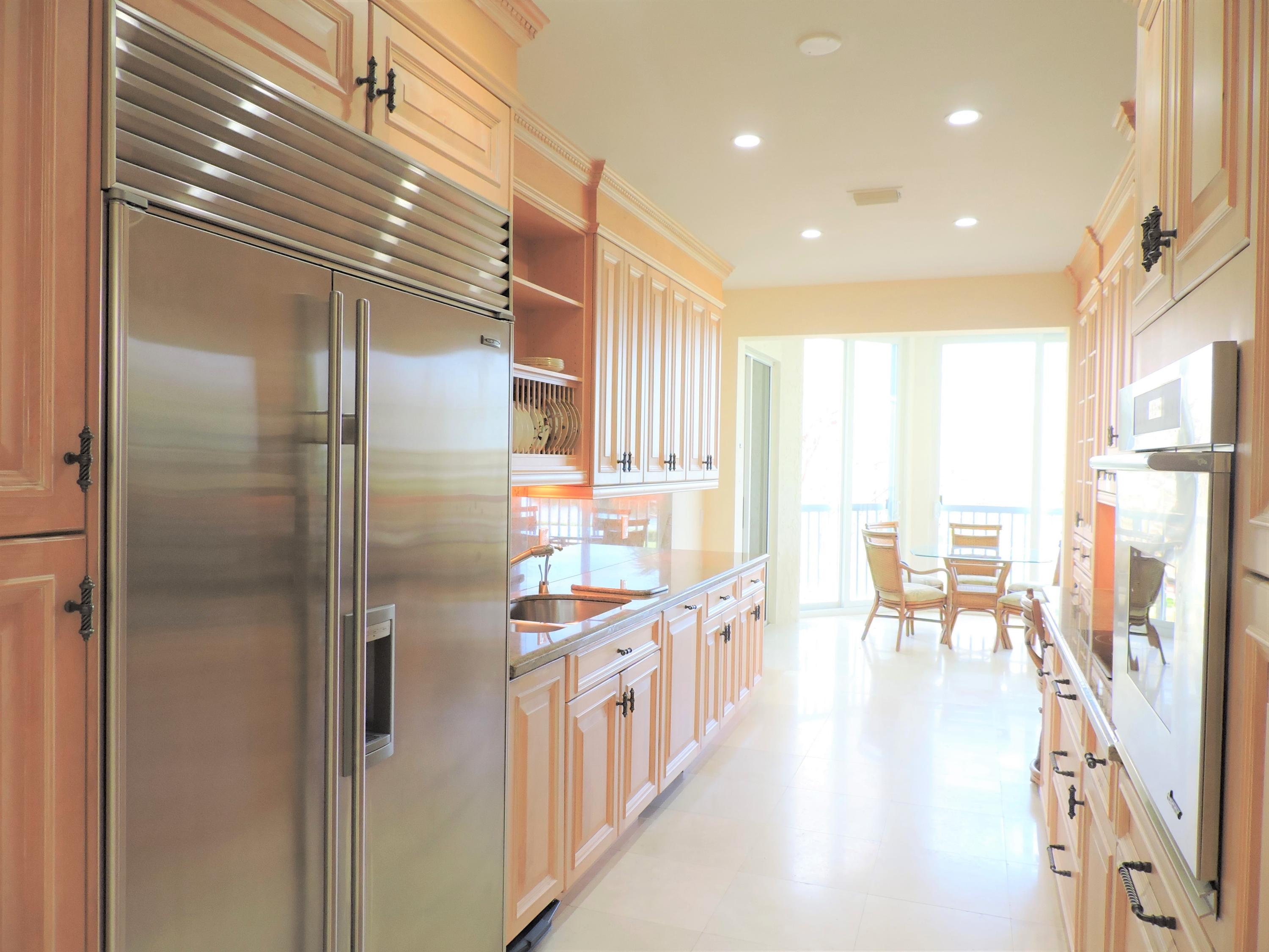 ADMIRALS COVE - Residential