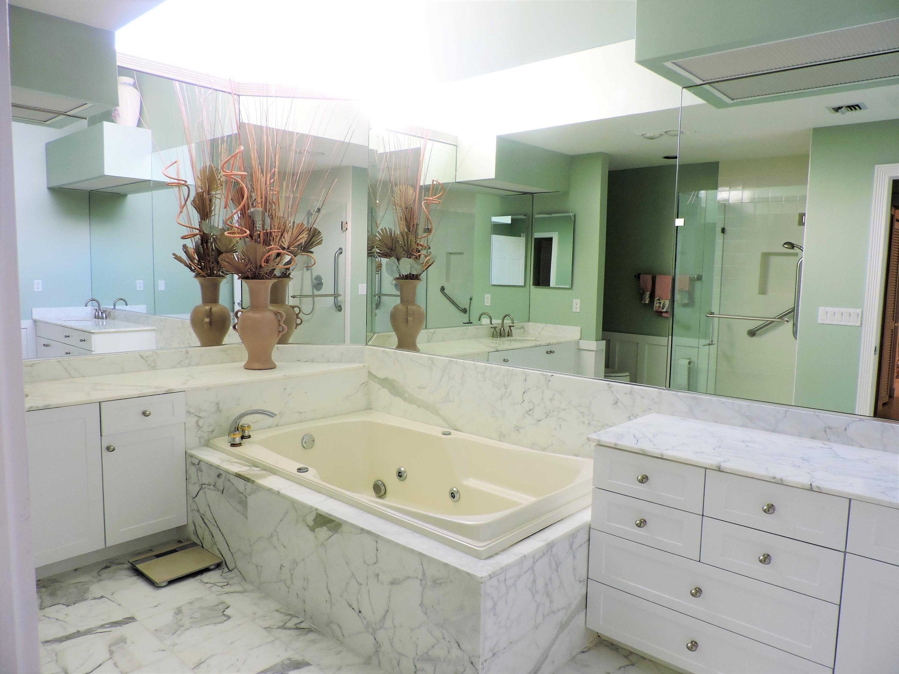 ADMIRALS COVE - Residential