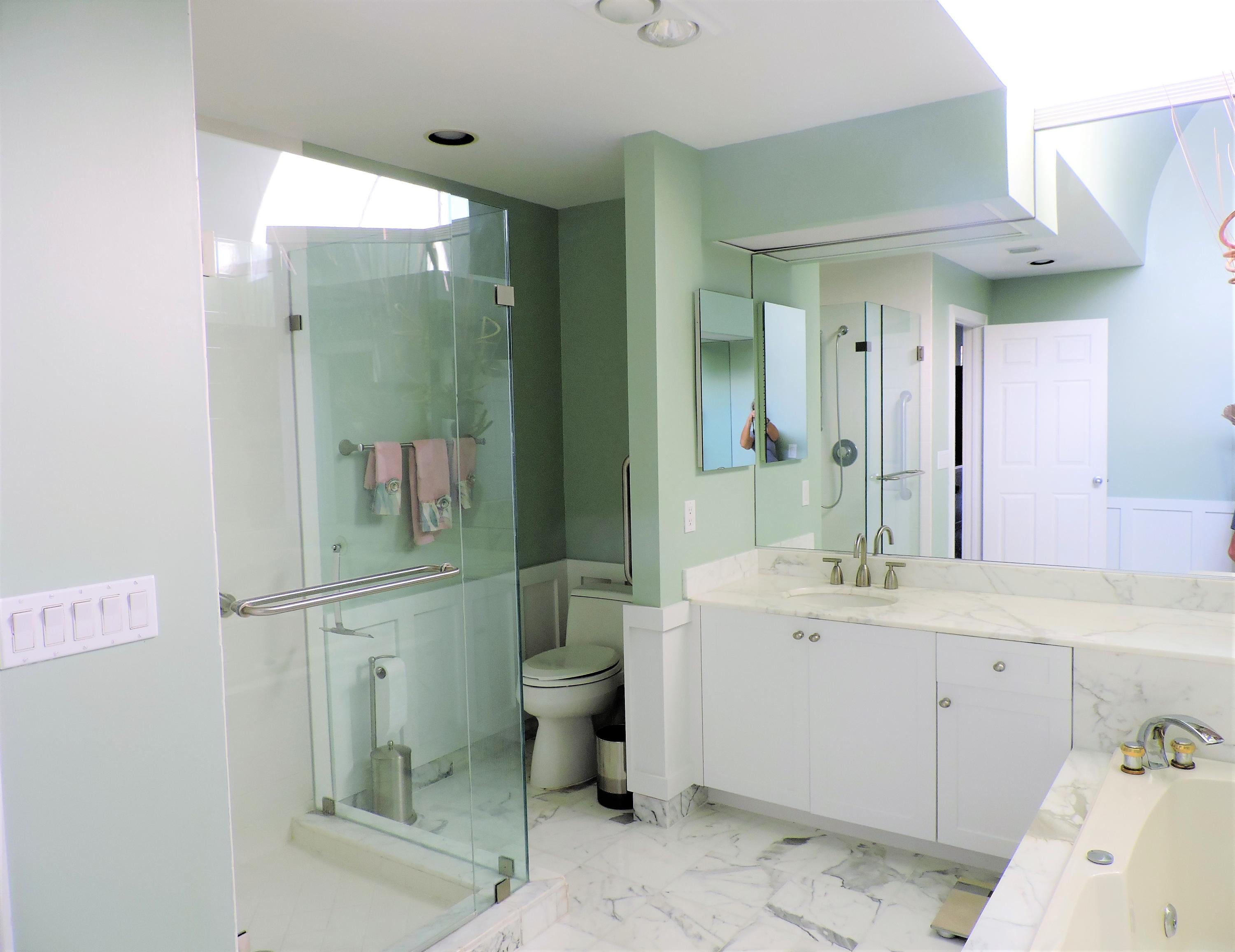 ADMIRALS COVE - Residential