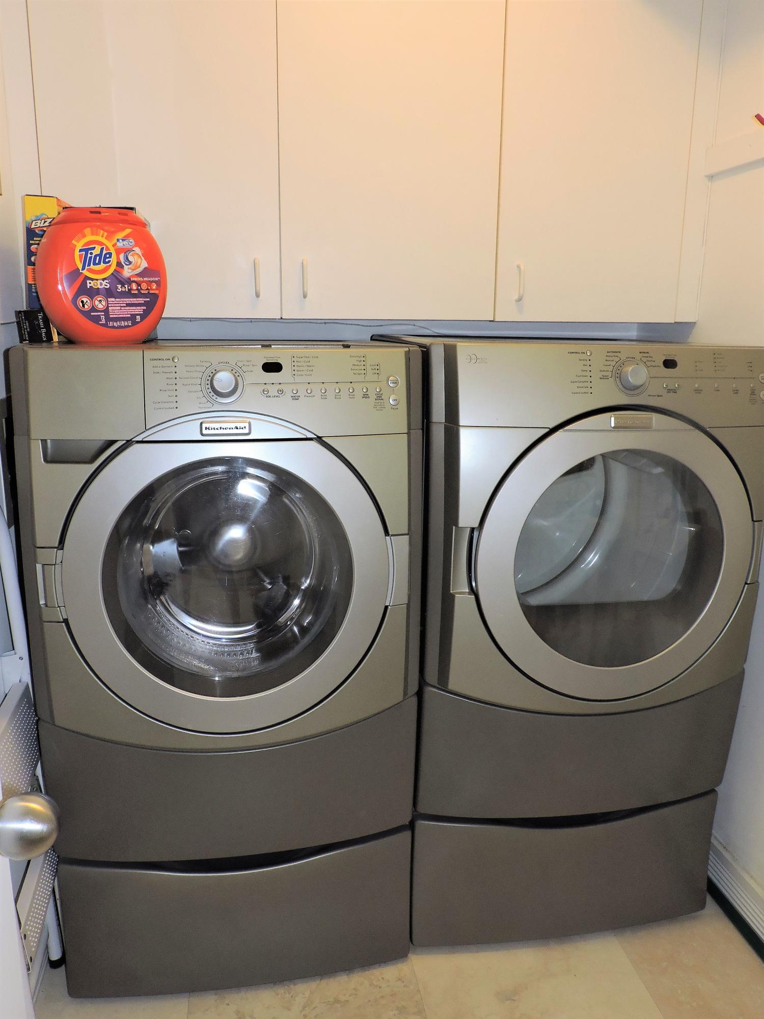 ADMIRALS COVE - Residential