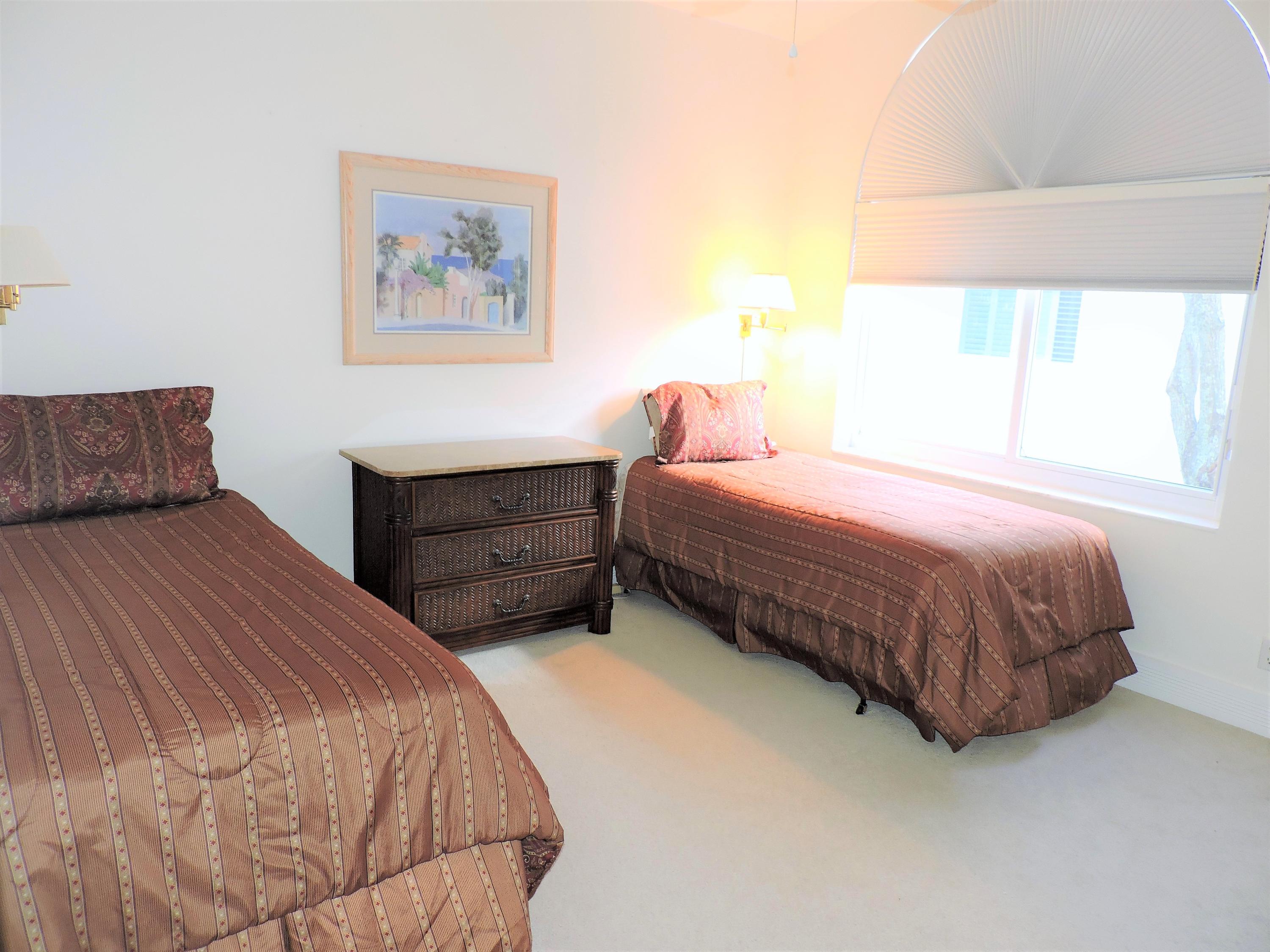 ADMIRALS COVE - Residential