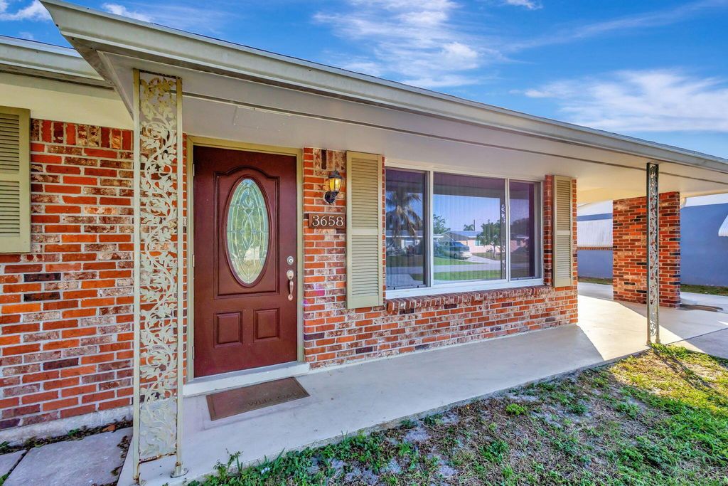 Photo of 3658 Dunes Road, Palm Beach Gardens, FL 33410 (MLS # R11051570)