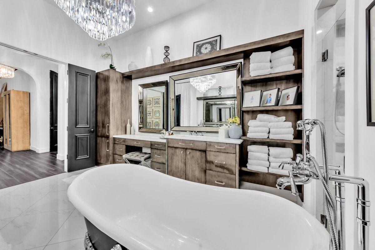 The Enclave 2nd Sec 156-8 - Residential