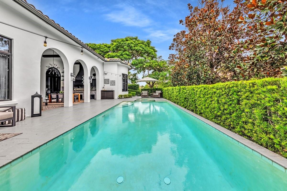 The Enclave 2nd Sec 156-8 - Residential