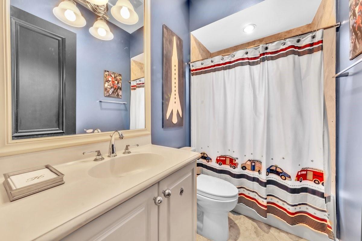 The Enclave 2nd Sec 156-8 - Residential