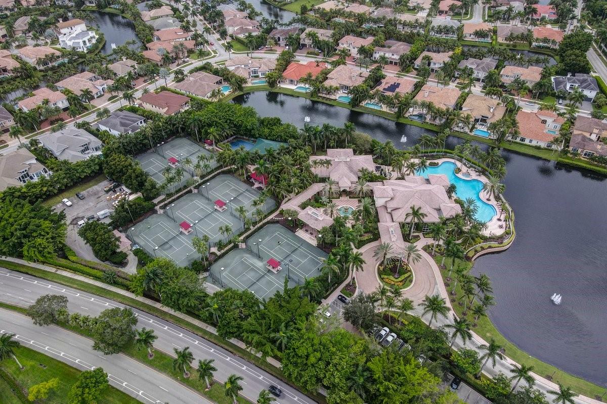 The Enclave 2nd Sec 156-8 - Residential