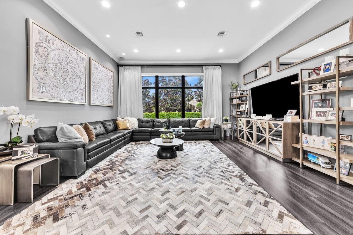 The Enclave 2nd Sec 156-8 - Residential