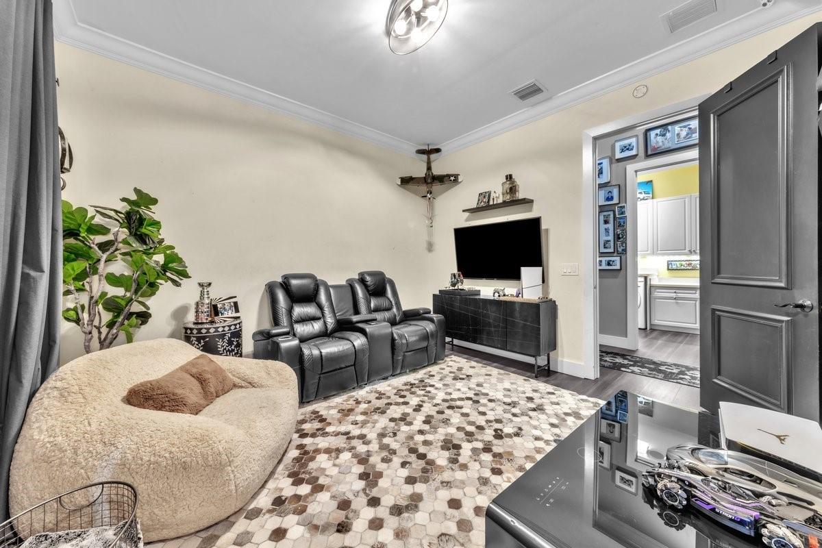 The Enclave 2nd Sec 156-8 - Residential