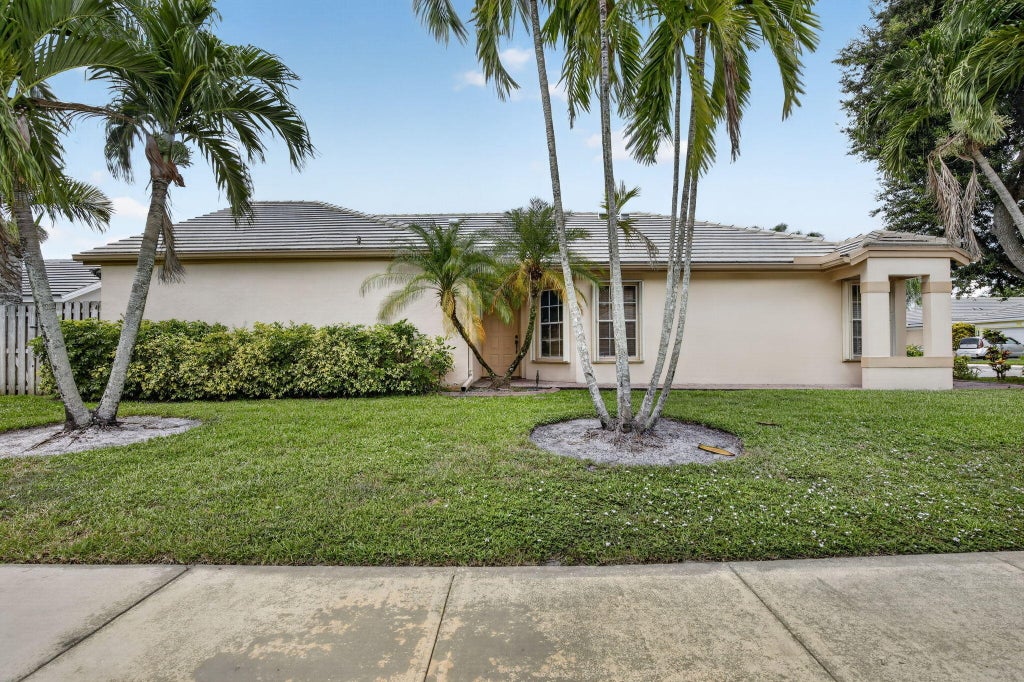 Photo of 2640 Millwood Court, Davie, FL 33328 (MLS # B26049384)