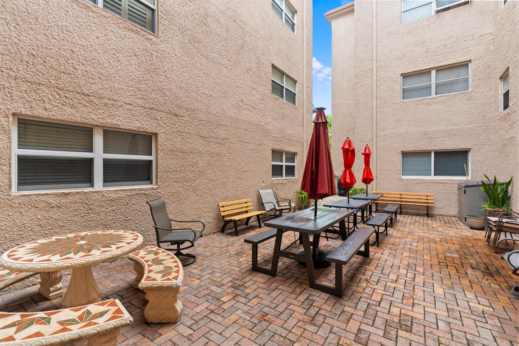 2615 NE 1st Court 403