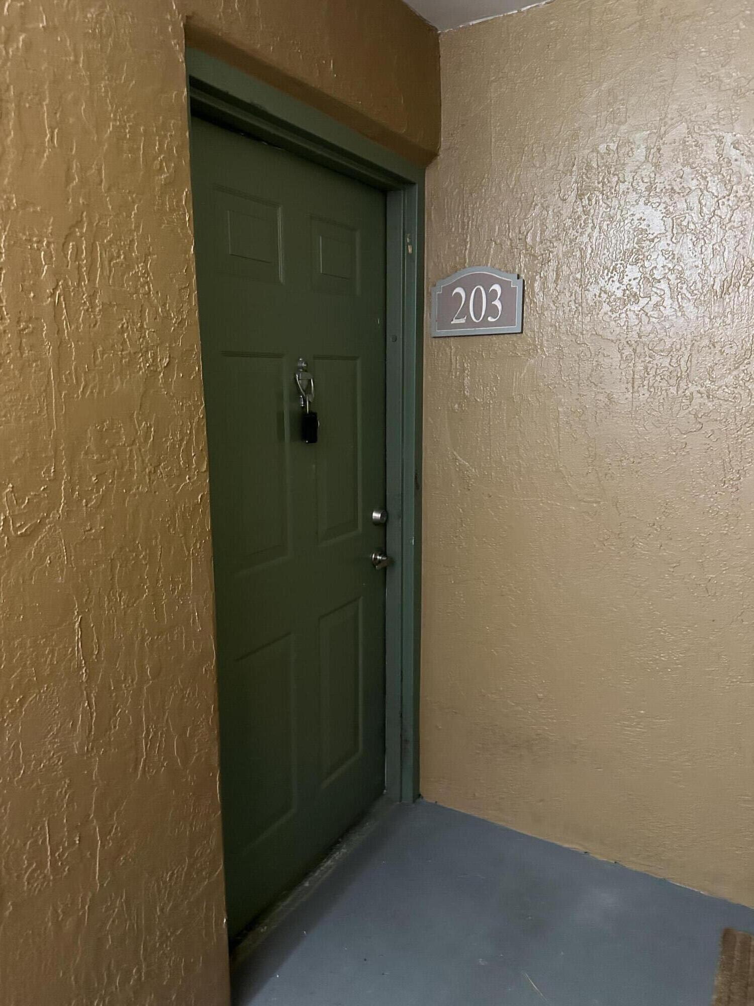 ST ANDREWS AT BOYNTON BEACH CONDO - Residential Lease