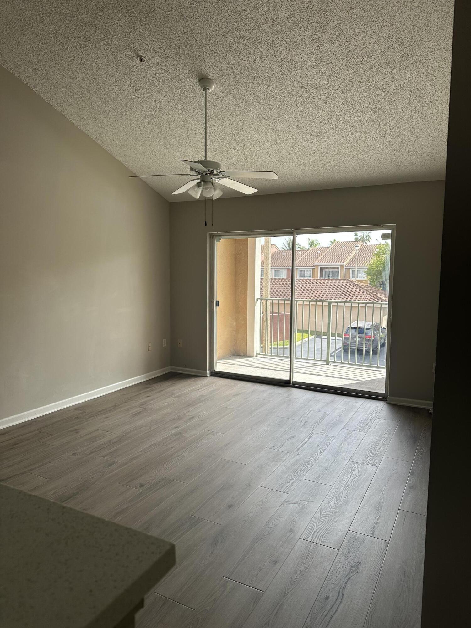 ST ANDREWS AT BOYNTON BEACH CONDO - Residential Lease