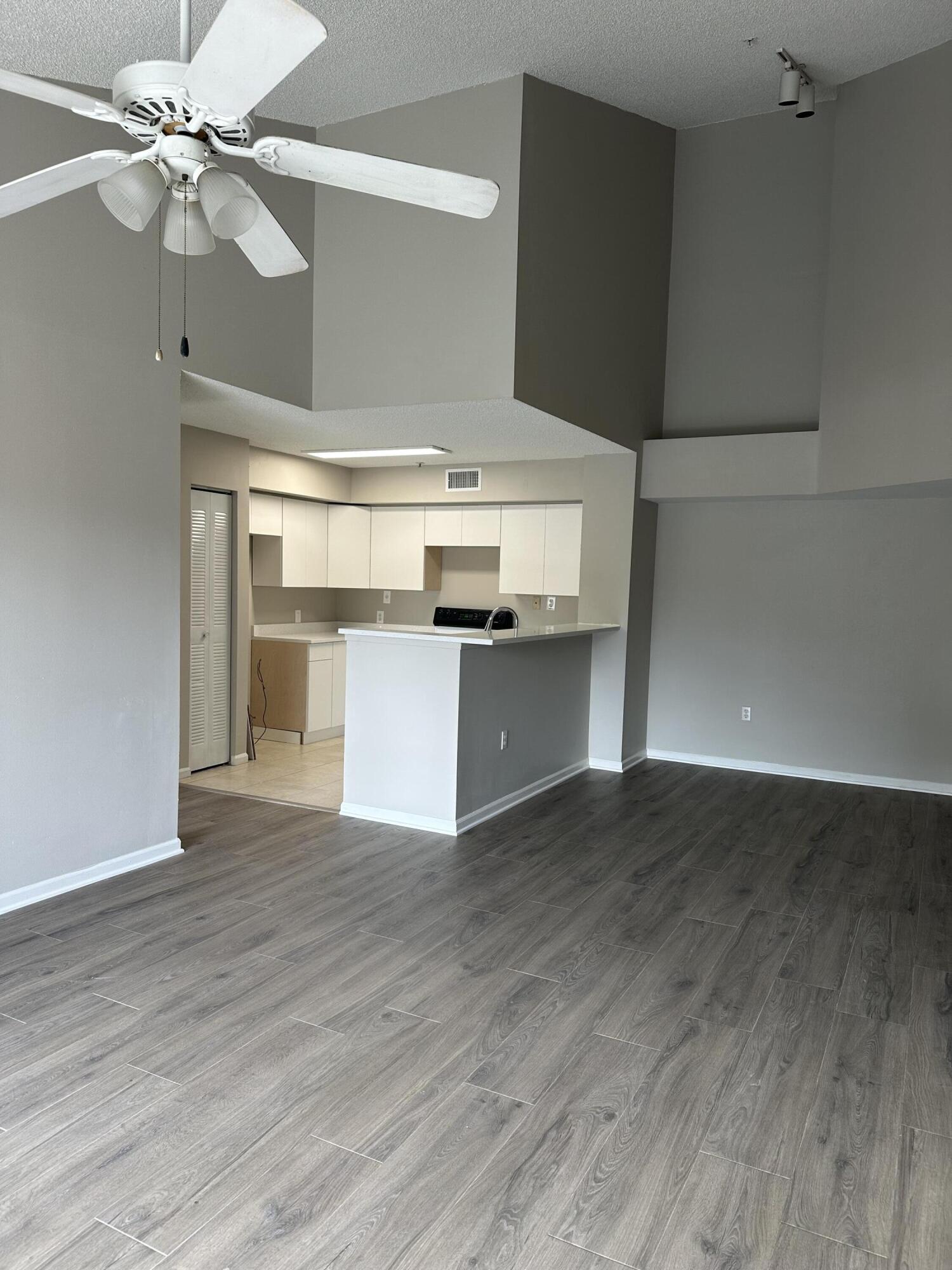 ST ANDREWS AT BOYNTON BEACH CONDO - Residential Lease