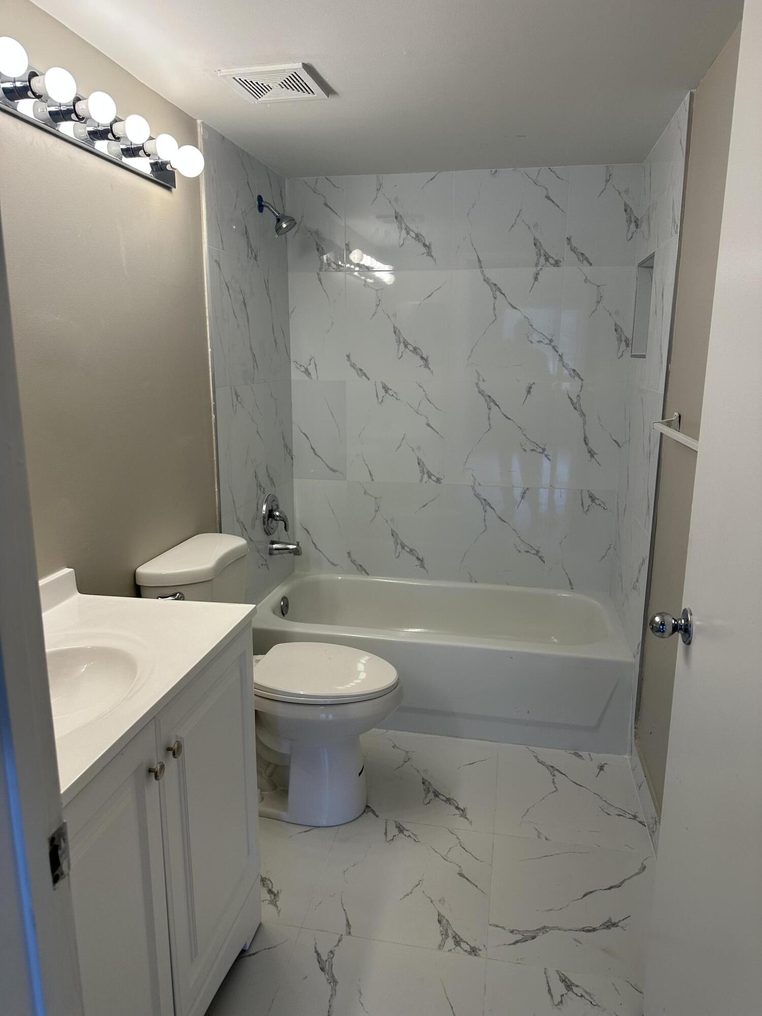 ST ANDREWS AT BOYNTON BEACH CONDO - Residential Lease