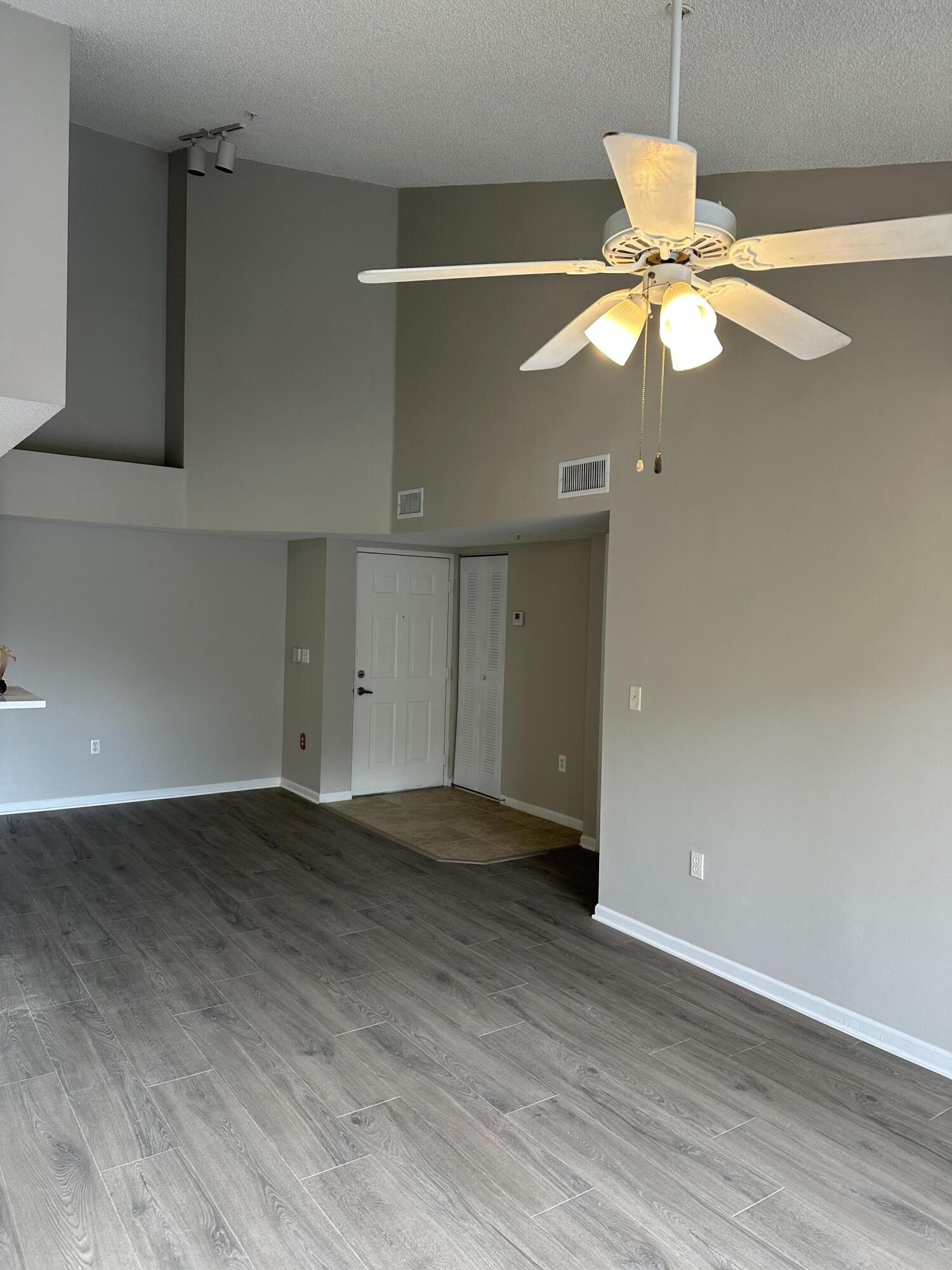 ST ANDREWS AT BOYNTON BEACH CONDO - Residential Lease