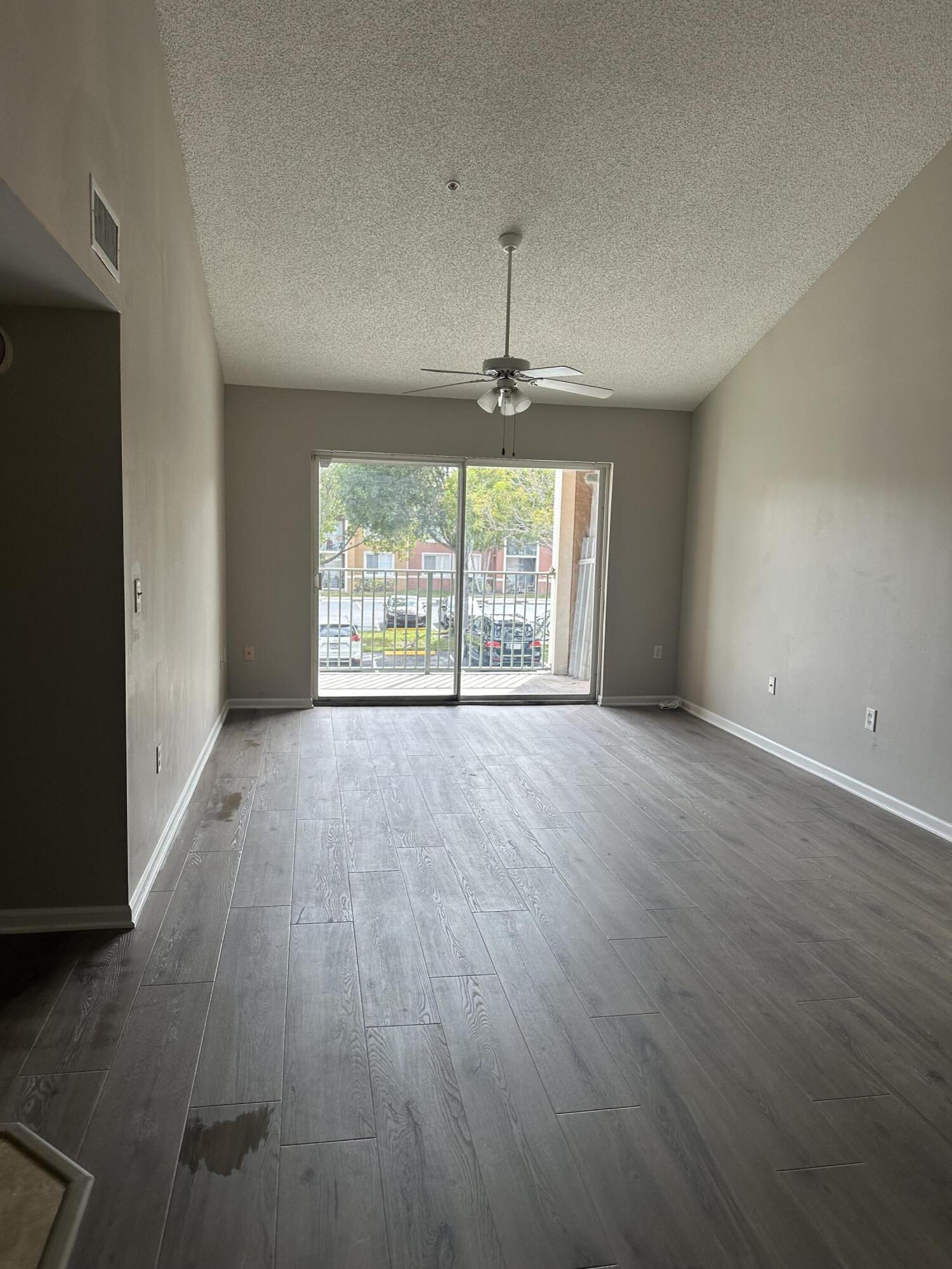 ST ANDREWS AT BOYNTON BEACH CONDO - Residential Lease