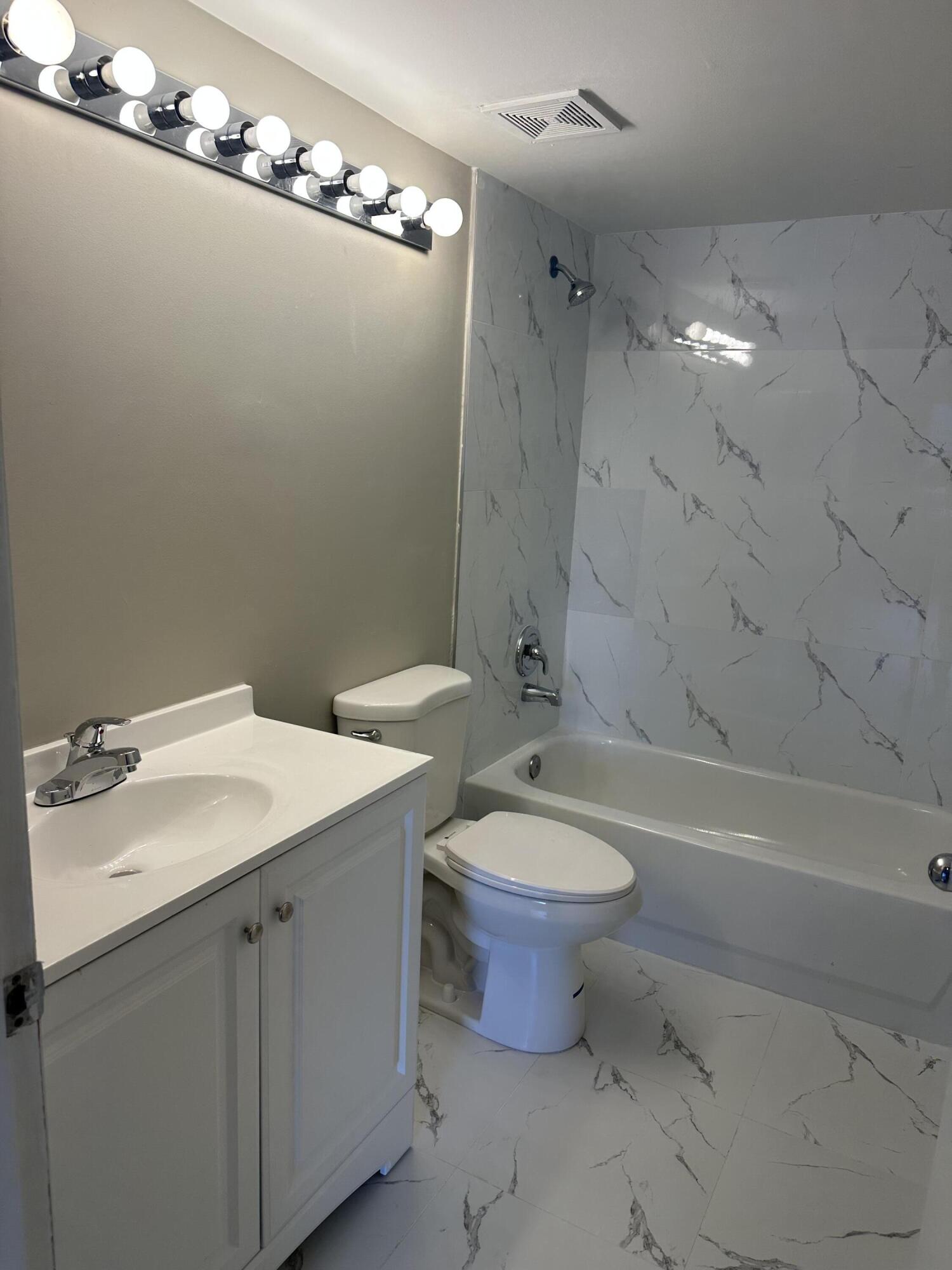 ST ANDREWS AT BOYNTON BEACH CONDO - Residential Lease