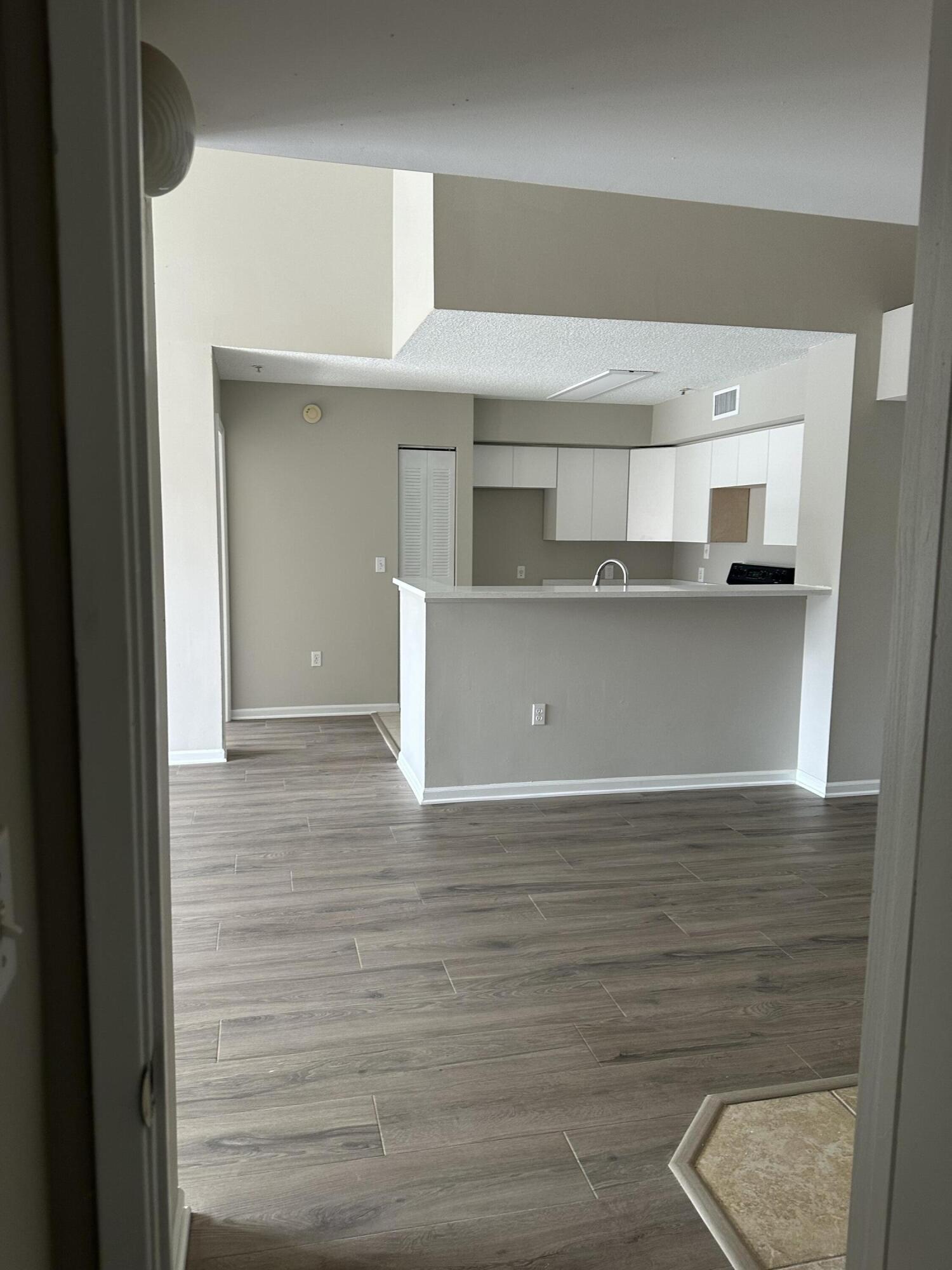 ST ANDREWS AT BOYNTON BEACH CONDO - Residential Lease