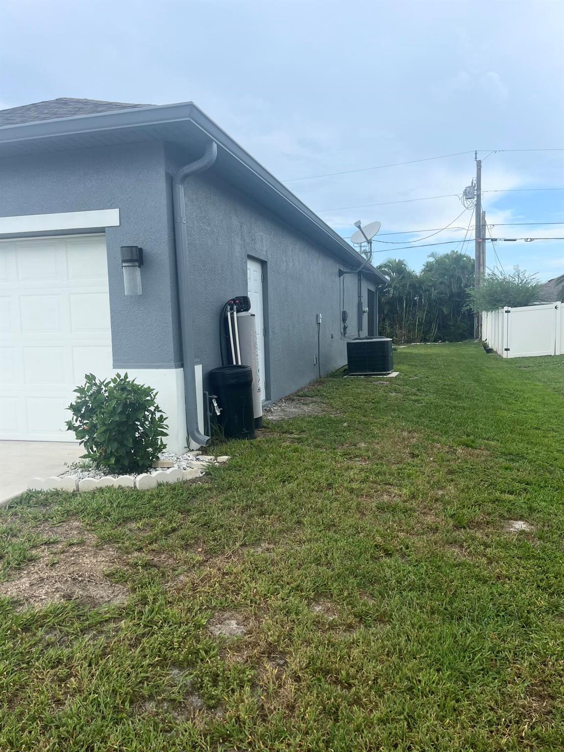 PORT ST LUCIE SECTION 21 - Residential Lease