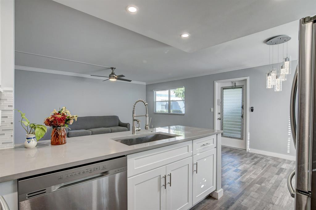 KINGS POINT TUSCANY CONDOS - Residential