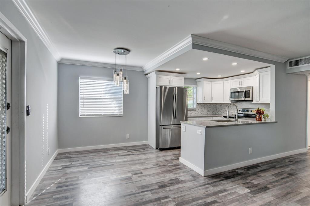 KINGS POINT TUSCANY CONDOS - Residential