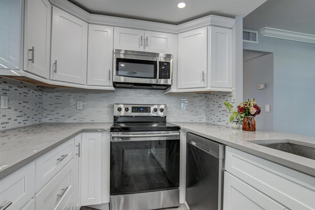 KINGS POINT TUSCANY CONDOS - Residential