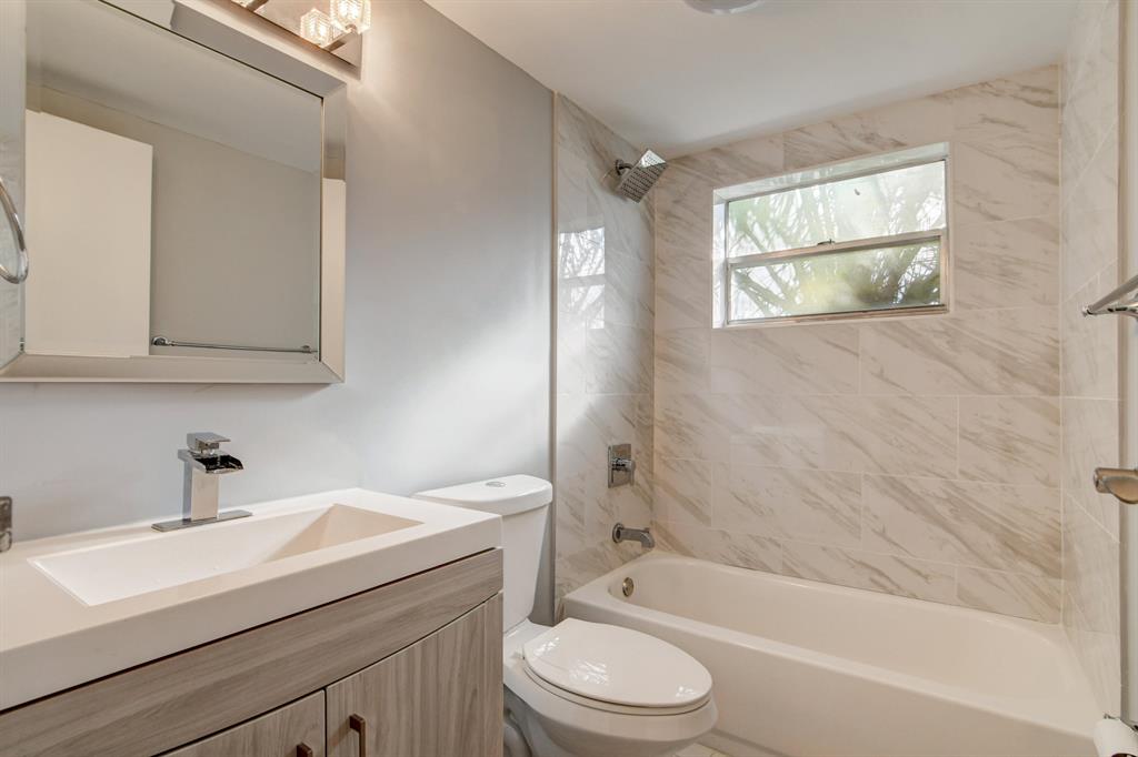 KINGS POINT TUSCANY CONDOS - Residential