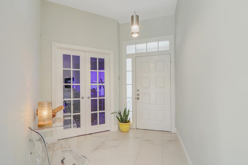 Photo of 8481 E Garden Oaks Circle, Palm Beach Gardens, FL 33410 (MLS # R10969871)