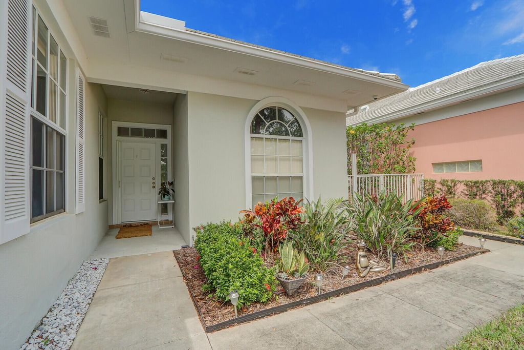Photo of 8481 E Garden Oaks Circle, Palm Beach Gardens, FL 33410 (MLS # R10969871)